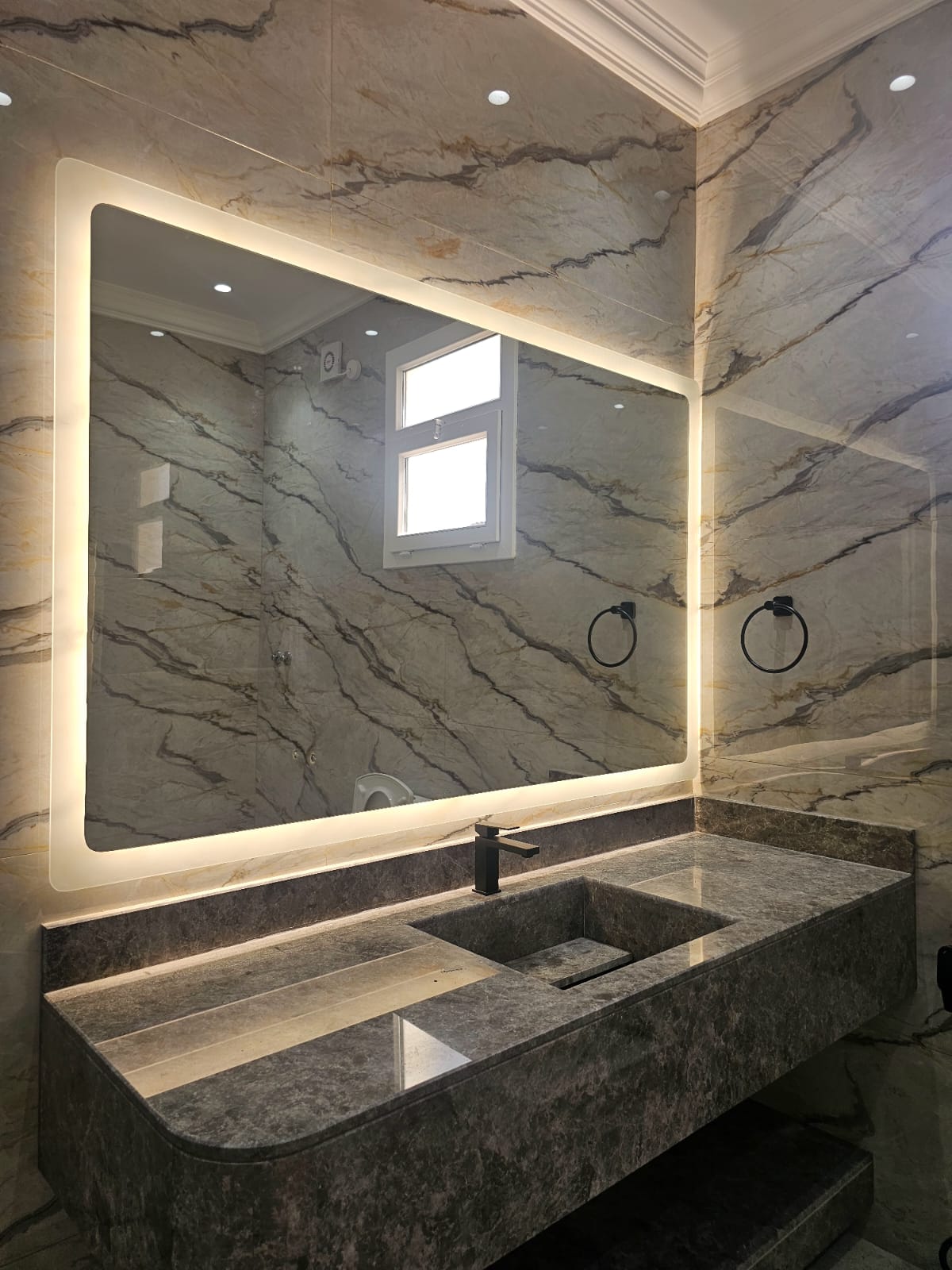 Luxury marble bathroom Qatar