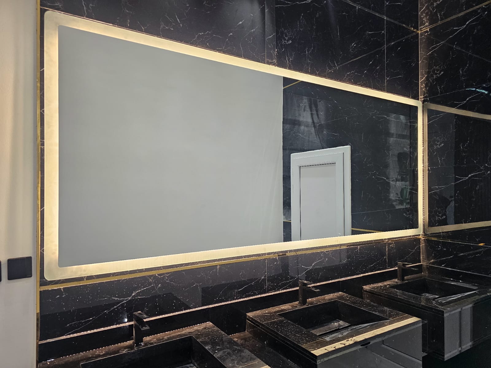 Marble bathroom installation